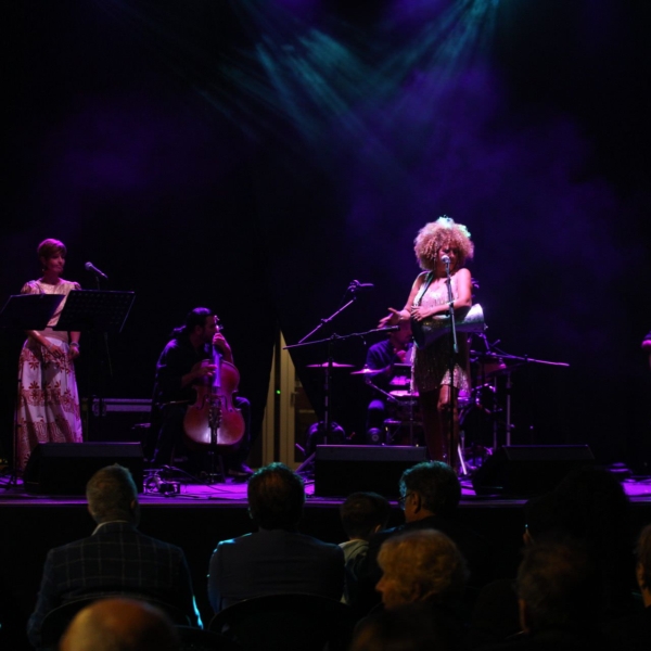 Live con M'Barka Ben Taleb. Foto by Claudia Nappi.