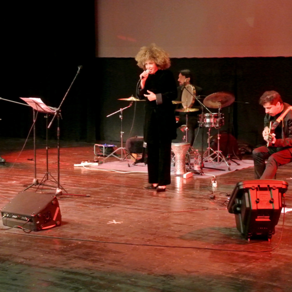 Live con M'Barka Ben Taleb