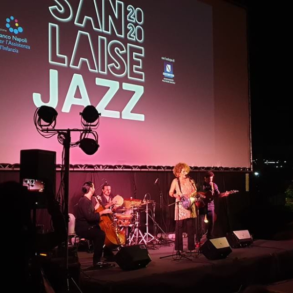 Live con M'Barka Ben Taleb