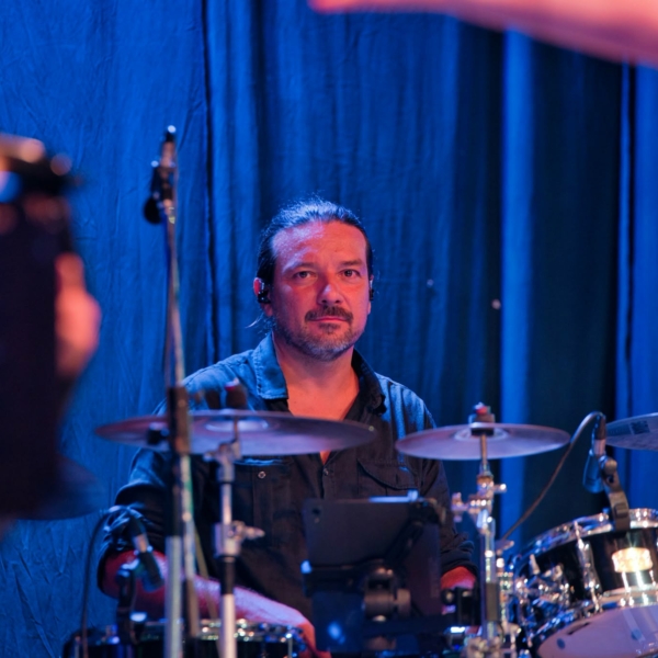 Live con Carlo Faiello per Popolando Festival. Foto di Cosimo Fresolone.